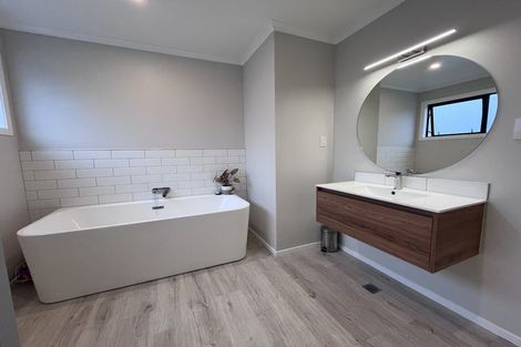 Photo of property in 8 Balmerino Lane, Wallaceville, Upper Hutt, 5018