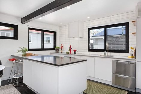 Photo of property in 1a Port Street, Mount Victoria, Wellington, 6011