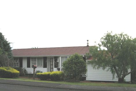 Photo of property in 29 Fitzherbert Avenue, West Harbour, Auckland, 0618