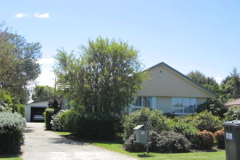 Photo of property in 24 Woodend Road, Woodend, 7610