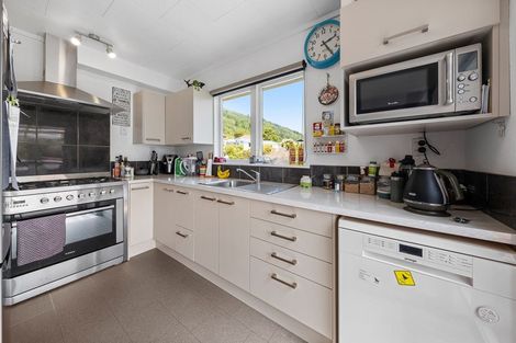 Photo of property in 160 Waikawa Road, Picton, 7220