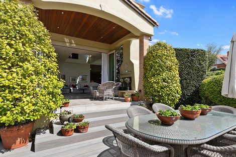 Photo of property in 64 Lake Crescent, Hamilton Lake, Hamilton, 3204