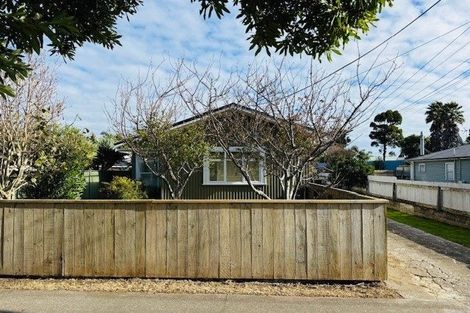 Photo of property in 40 Fitzroy Road, Fitzroy, New Plymouth, 4312