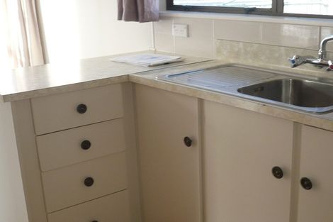 Photo of property in 201a Newlands Road, Newlands, Wellington, 6037