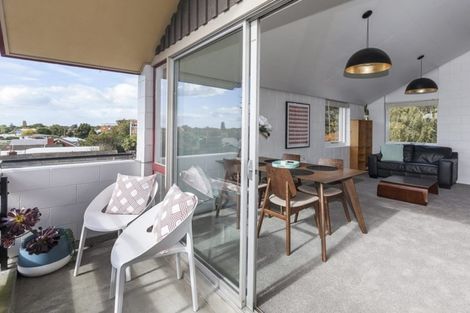 Photo of property in 21 Newbridge Place, Ilam, Christchurch, 8041