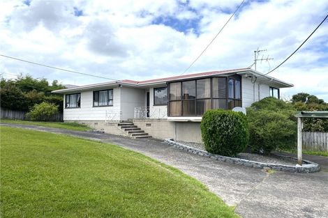 Photo of property in 42 Savoy Road, Glen Eden, Auckland, 0602