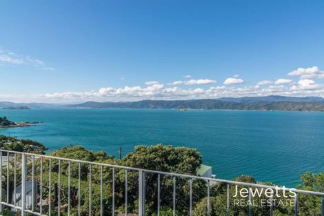 Photo of property in 29 Napier Street, Karaka Bays, Wellington, 6022