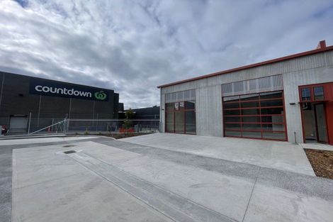 Photo of property in 1 Ara Paiwhenua, Tawa, Wellington, 5028