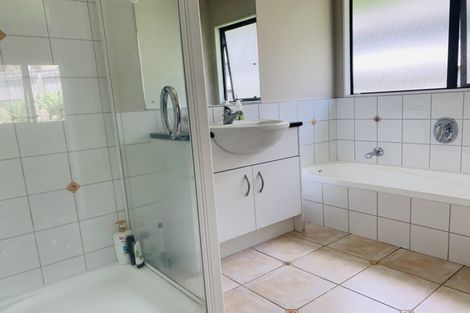 Photo of property in 26 Pitoitoi Avenue, Greenhithe, Auckland, 0632