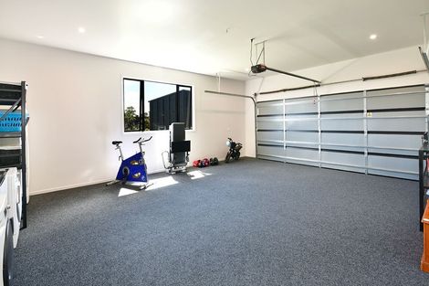 Photo of property in 240 Hillcrest Road, Wainui, 0931