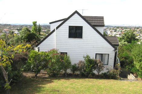 Photo of property in 135 Sunset Road, Totara Vale, Auckland, 0632