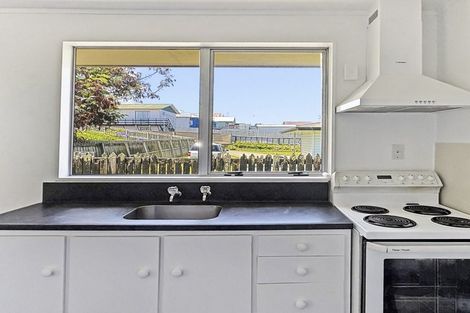 Photo of property in 28a Miro Street, Castlecliff, Whanganui, 4501