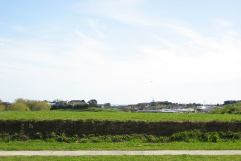 Photo of property in 39 Karamea Street, Whalers Gate, New Plymouth, 4310