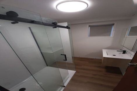 Photo of property in 37 West Lynn Road, Titirangi, Auckland, 0604