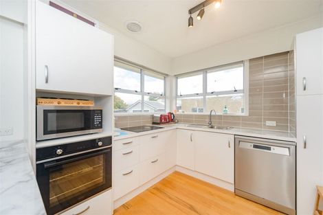 Photo of property in 5 Tararua Terrace, Cloverlea, Palmerston North, 4412