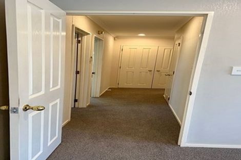 Photo of property in 31 Macnean Drive, East Tamaki Heights, Auckland, 2016