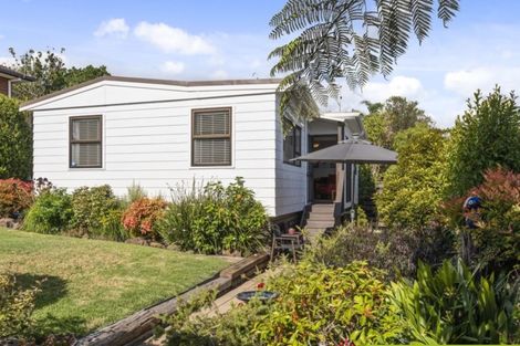 Photo of property in 2/17 County Road, Torbay, Auckland, 0630