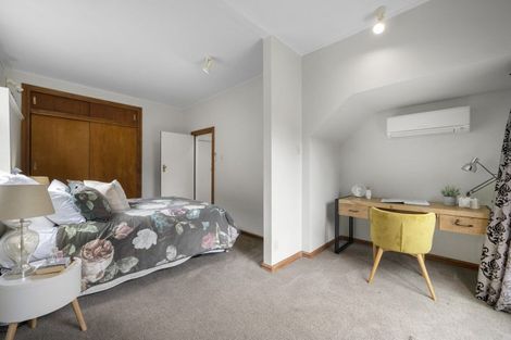 Photo of property in 16 Kowhai Street, Eastbourne, Lower Hutt, 5013