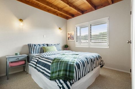 Photo of property in 202 Beverley Terrace, Whangamata, 3620