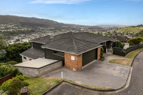 Photo of property in 91 Woodman Drive, Tawa, Wellington, 5028