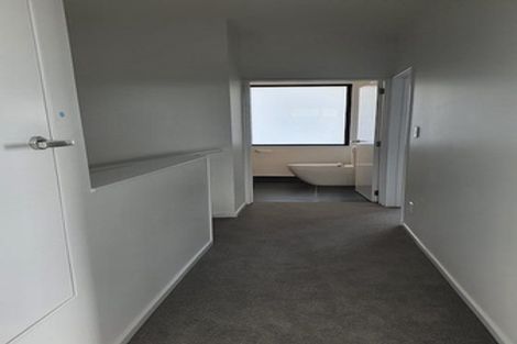 Photo of property in 15/62 Spenmoor Street, Newlands, Wellington, 6037