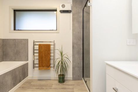 Photo of property in 3 Karaka Place, Kinloch, Taupo, 3377