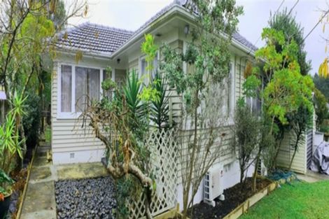 Photo of property in 5 Rosier Road, Glen Eden, Auckland, 0602