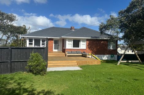 Photo of property in 104 Lincoln Park Avenue, Massey, Auckland, 0614