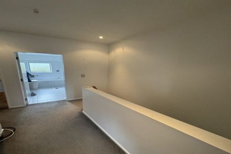 Photo of property in 38 Saddleback Grove, Karori, Wellington, 6012