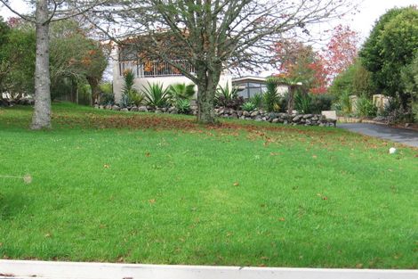 Photo of property in 24 Outlook Road, Greenhithe, Auckland, 0632