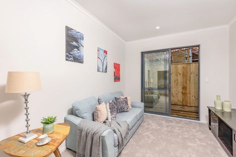 Photo of property in 1 Vintry Drive, Kumeu, 0810