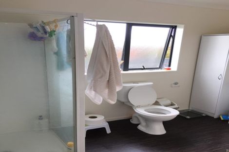 Photo of property in 6 Pyramid Place, Glen Eden, Auckland, 0602