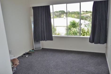 Photo of property in 16 Seaview Road, Cable Bay, 0420