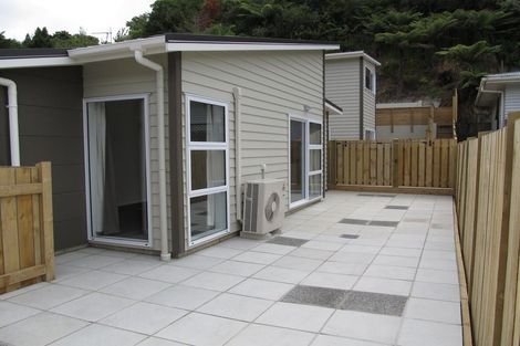 Photo of property in 16a Lincoln Avenue, Tawa, Wellington, 5028