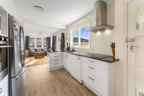 Photo of property in 5 Prouse Grove, Silverstream, Upper Hutt, 5019