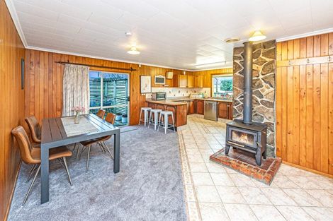 Photo of property in 35 Weraroa Road, Waverley, 4510