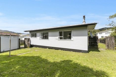 Photo of property in 4 Bexley Grove, Wainuiomata, Lower Hutt, 5014