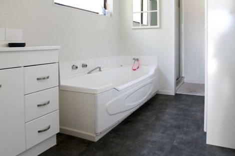 Photo of property in 64 Waimea West Road, Brightwater, 7022