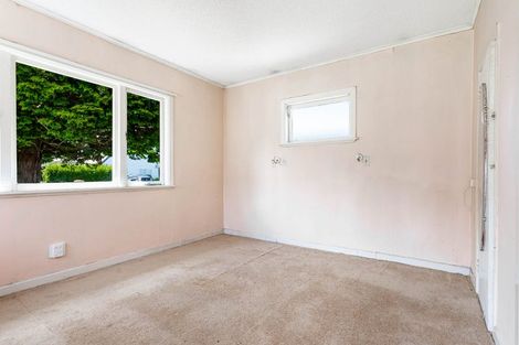 Photo of property in 2 Barberry Lane, Te Atatu Peninsula, Auckland, 0610