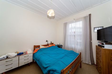 Photo of property in 16 Surrey Street, Hawera, 4610