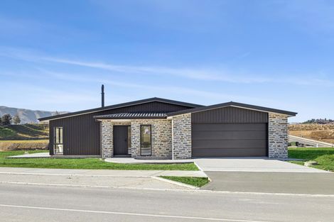 Photo of property in 33 Atkins Road, Luggate, Wanaka, 9382