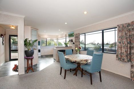 Photo of property in 3 Hillview Place, Feilding, 4702