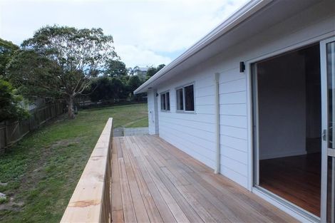 Photo of property in 6 William Hadlow Place, Hatfields Beach, Orewa, 0931