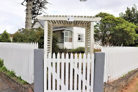 Photo of property in 14 Featon Road, Waihi, 3610