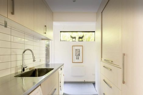 Photo of property in 136 Cheviot Road, Lowry Bay, Lower Hutt, 5013