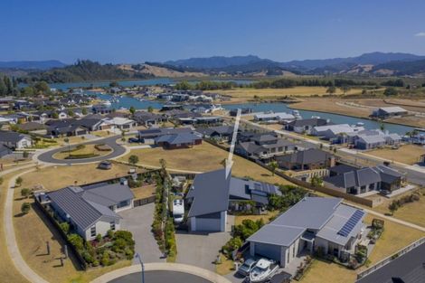 Photo of property in 20 Roseberry Place, Whitianga, 3510