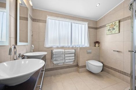 Photo of property in 13 Glucina Avenue, West Harbour, Auckland, 0618