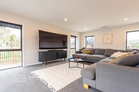 Photo of property in 2 Nikau Lane, Timberlea, Upper Hutt, 5018