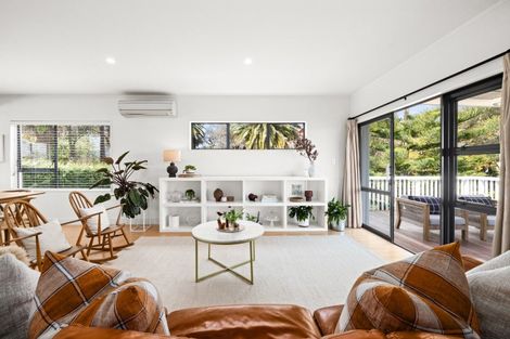 Photo of property in 42 Busby Hill, Havelock North, 4130