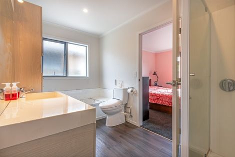 Photo of property in 8 Cardiff Street, Highbury, Palmerston North, 4412